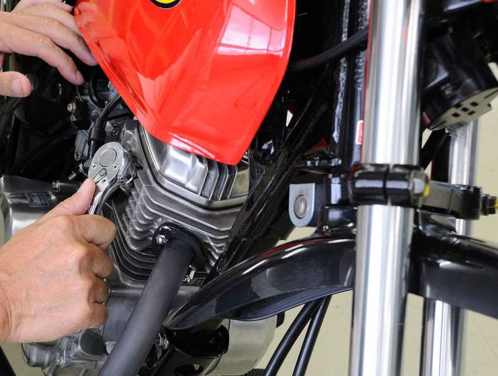 Nous réparons et entretenons votre cyclomoteur pour une performance optimale.