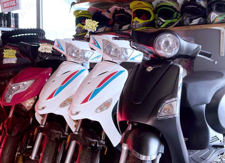 Nous vendons des cyclomoteurs neufs, adaptés à vos besoins quotidiens.